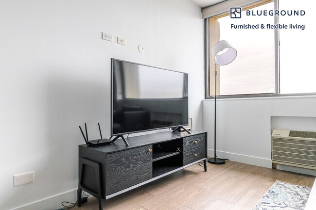 Foto del edificio - 2625 N Clark St