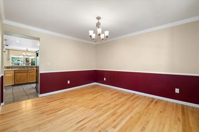 Building Photo - Beautiful 5 bedroom with Finished Basement!!