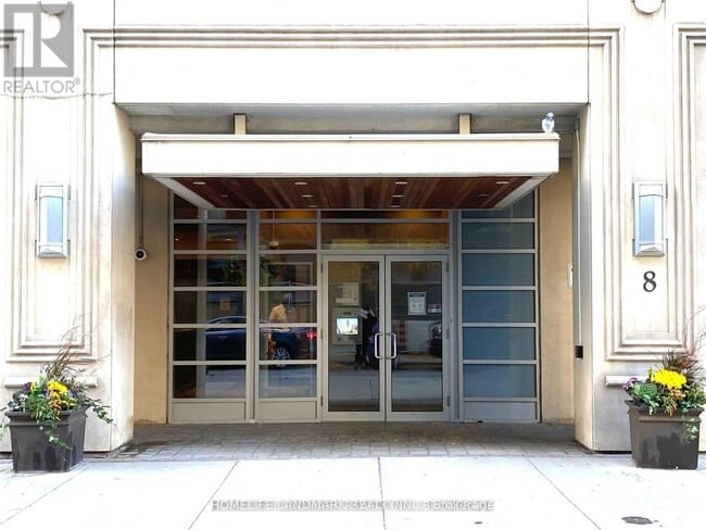 Building Photo - 8 Scollard St