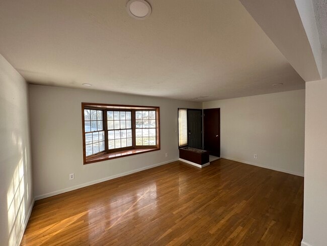 Foto del edificio - Brinwood Property APT A