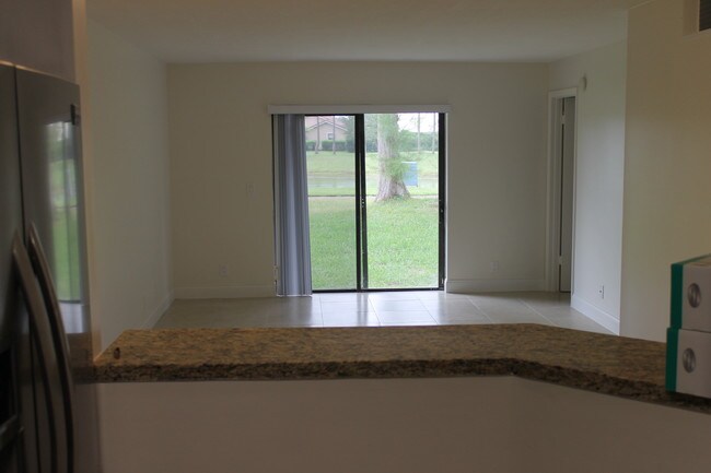 Building Photo - 21900 Lake Forest Cir