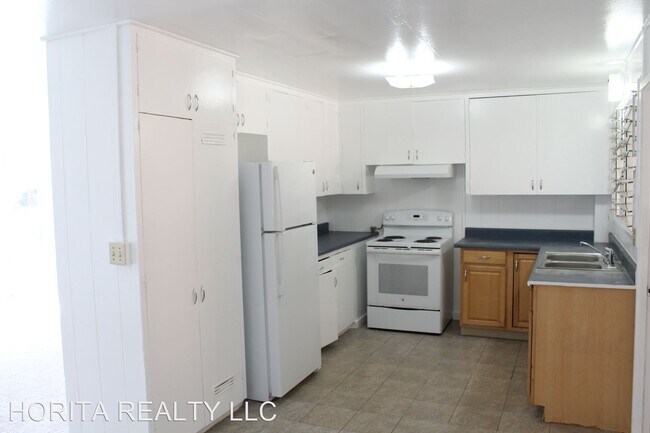 Foto del edificio - 3 br, 1.5 bath House - 94-221 Pupukui St.