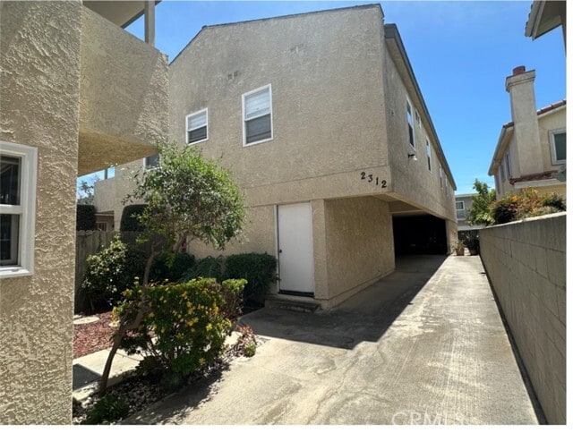 Foto del edificio - 2312 Dominguez St