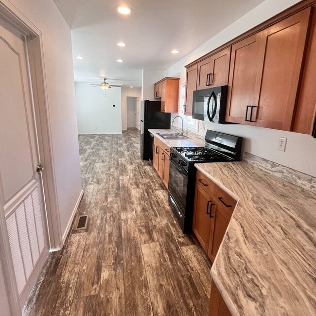 Building Photo - 4100 N Romero Rd