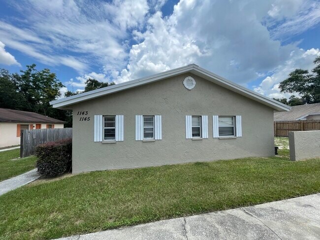 Building Photo - 1145 Cherry Ln