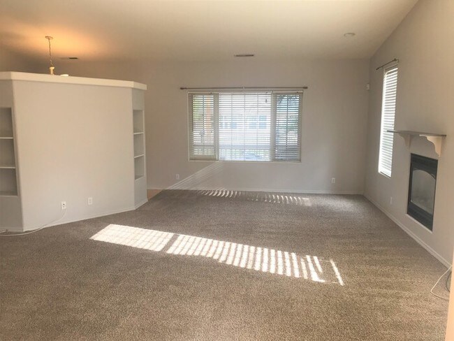 Foto del edificio - 7423 Leonard Ave