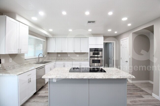 Foto del edificio - 8503 W Golden Ln