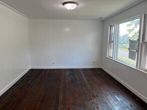 Building Photo - 14300 Honore Ave