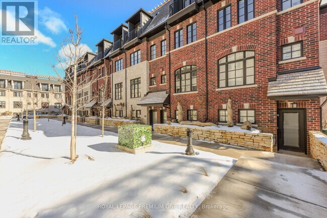 Photo du bâtiment - 35 Lunar Cres