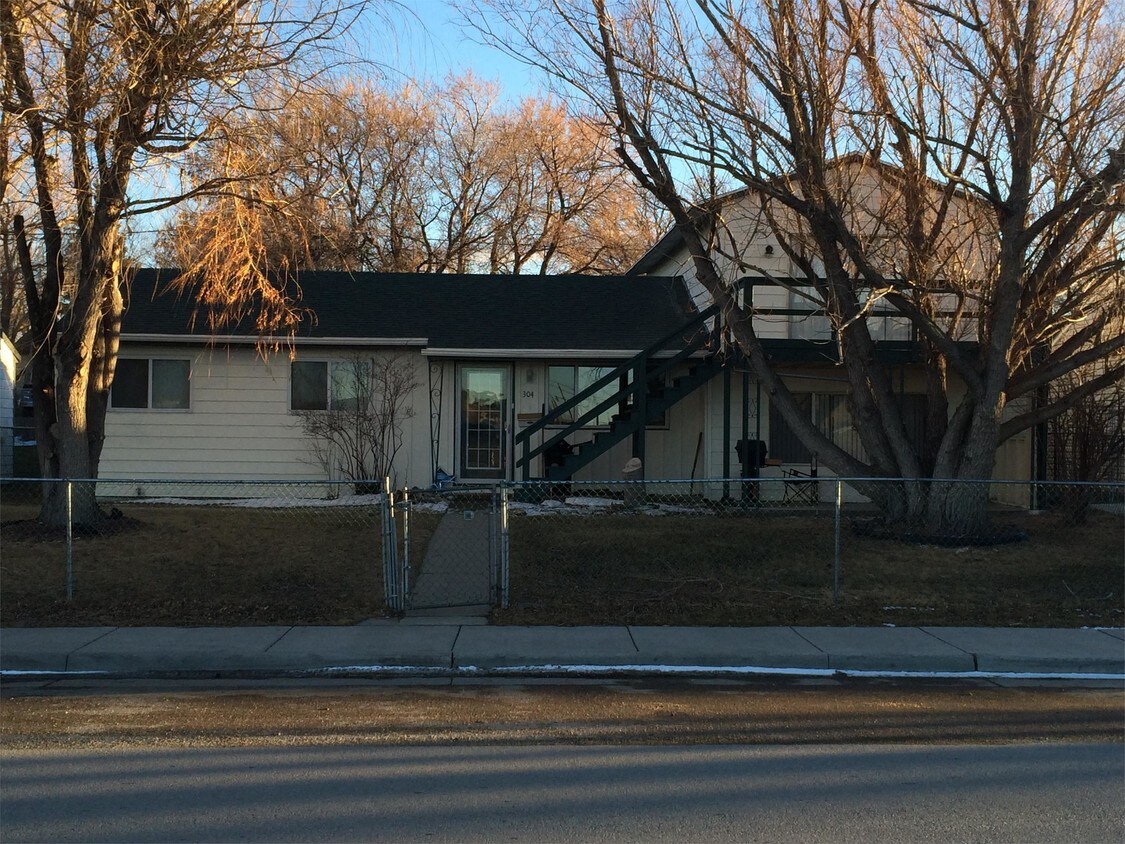 304 E State St, Rawlins, WY 82301 House for Rent in Rawlins, WY
