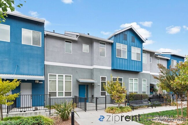 Building Photo - 3 br, 2.5 bath Townhome - 7670 Gennaro Way...