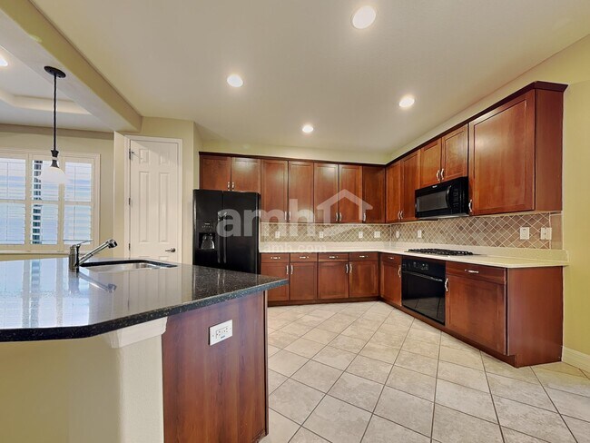 Foto del edificio - 8241 Dunham Station Dr