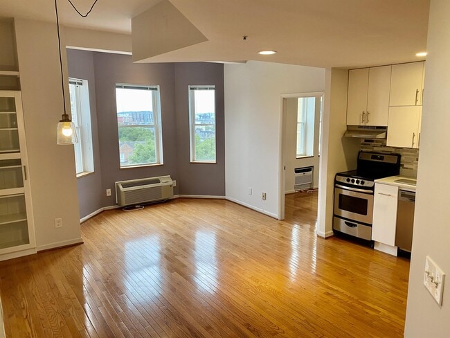 Foto del edificio - 1415 Chapin St NW