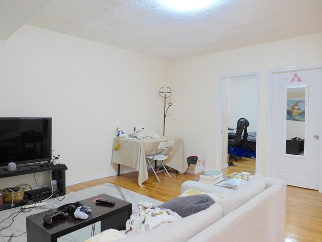 Building Photo - 662 Massachusetts Ave