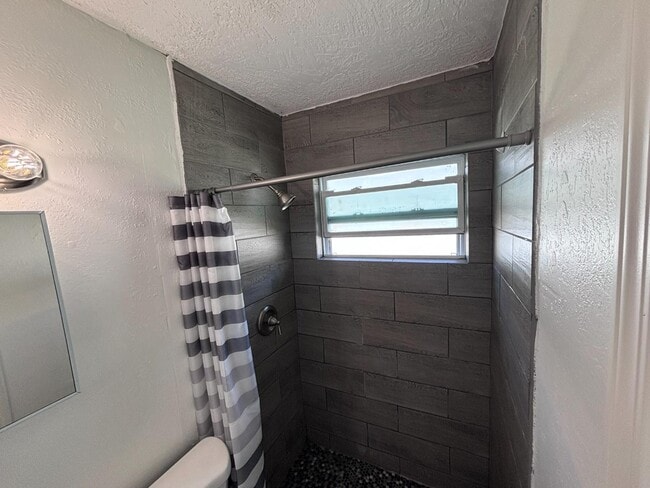 Building Photo - 2131 Washington St NE