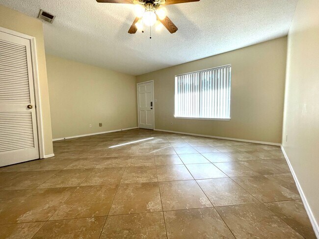 Building Photo - Adorable 1Bed/1Bath Condo Minutes from the...