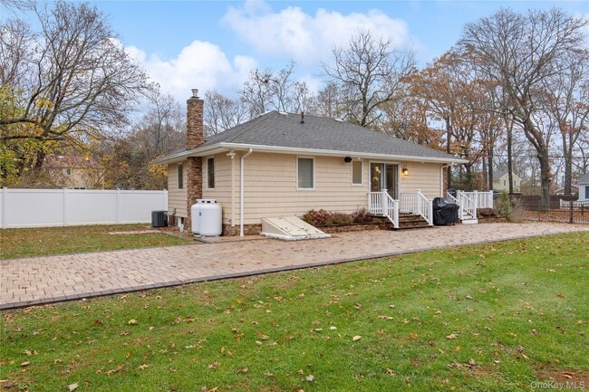 Building Photo - 385 Wood Ln