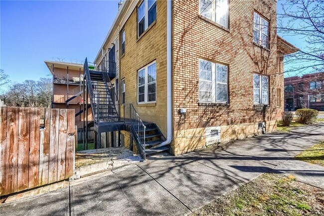 Foto del edificio - 1445 Lucile Ave SW