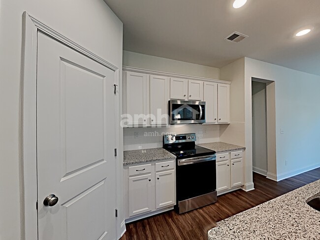 Foto del edificio - 5250 Smithbriar Dr