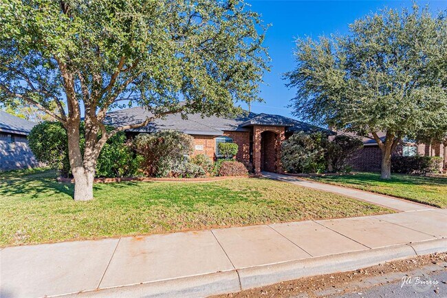 Foto del edificio - 5212 Sherwood Dr