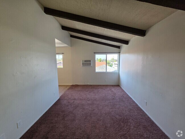 Building Photo - 14745 Woodruff Ave