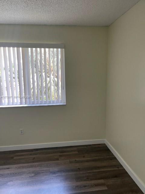 Building Photo - 420 S Park Rd