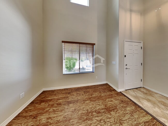 Foto del edificio - 2542 W Cordia Ln