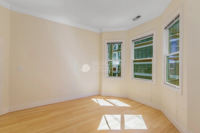 Building Photo - 626 20th St