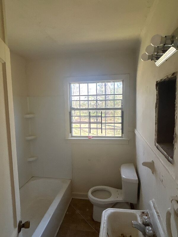 Foto del edificio - 126 Maple Ridge Dr