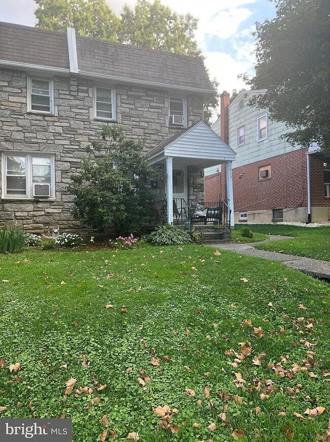 Foto del edificio - 913 E 21st St