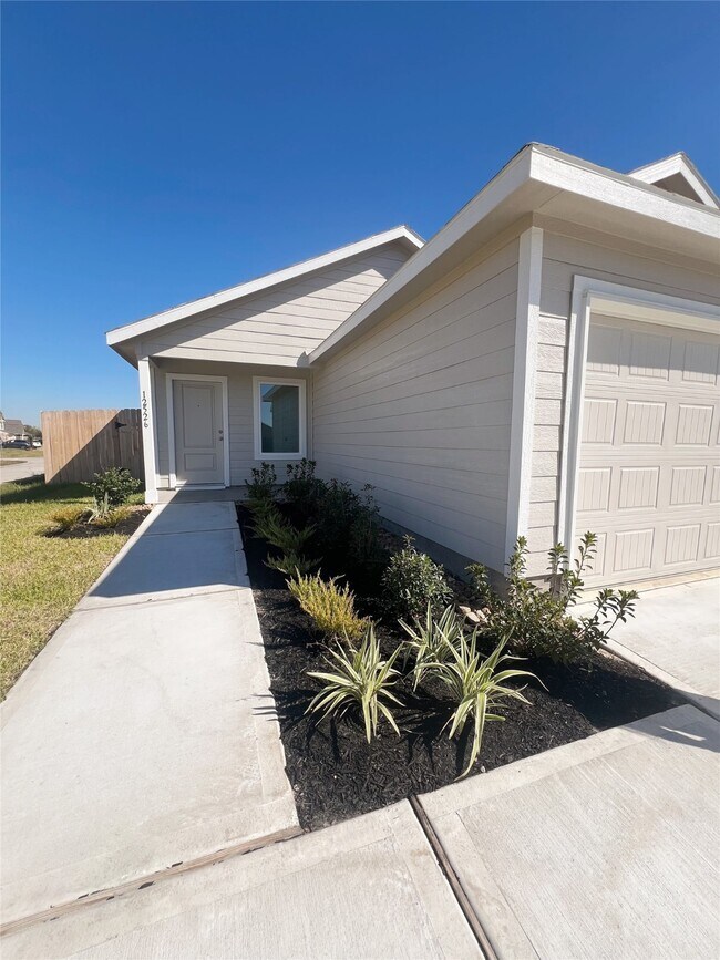 Foto del edificio - 12526 Mountain Daisy Rd