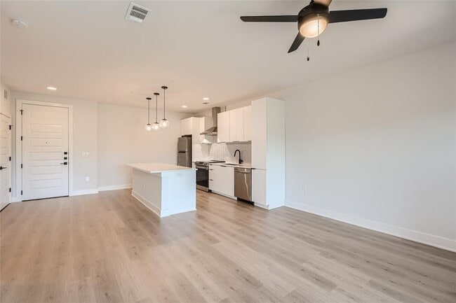 Foto del edificio - 2500 Longview St
