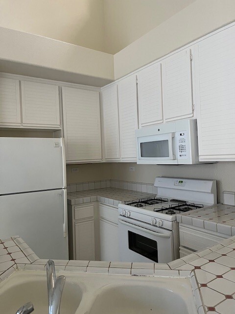 Building Photo - 430 Navaro Pl