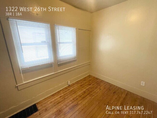 Foto del edificio - 1322 W 26th St