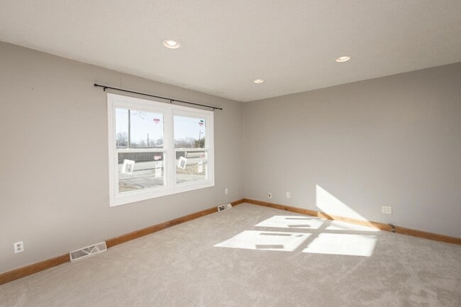 Foto del edificio - 122 Willa Ln