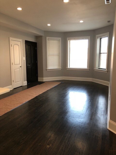 Foto del edificio - 3142 N Damen Ave