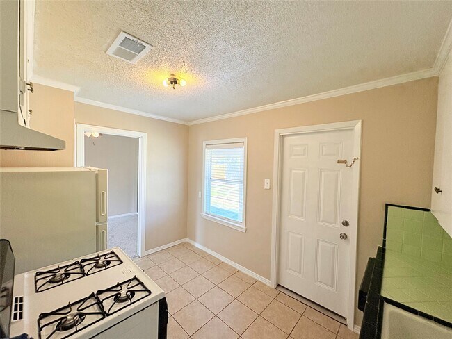 Foto del edificio - 13307 Force St