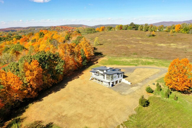Building Photo - 25 Pleasant Ridge Rd