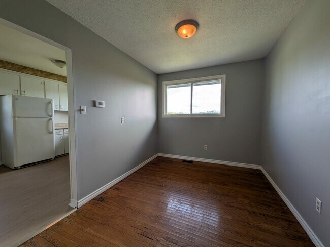 Building Photo - 602 Mudcat Rd