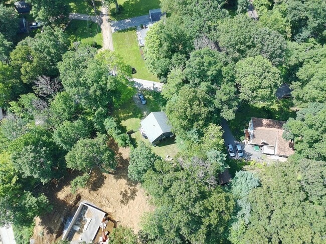 Building Photo - 55 Circle Dr