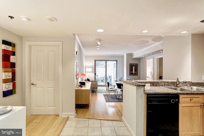 Foto del edificio - 777 7th St NW