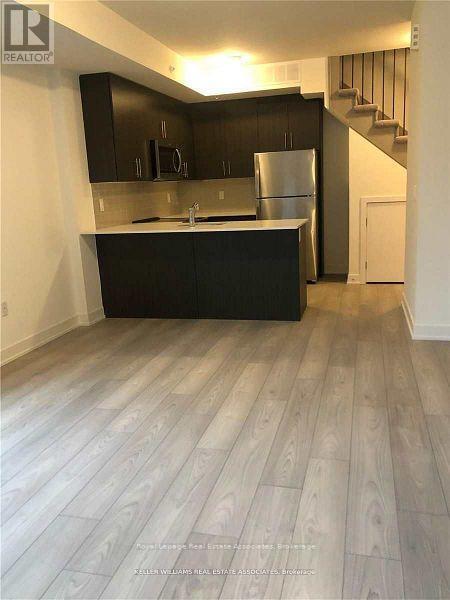 Photo du bâtiment - 3476-3476 Widdicombe Way