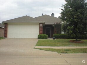 Building Photo - 9836 Carter Dr
