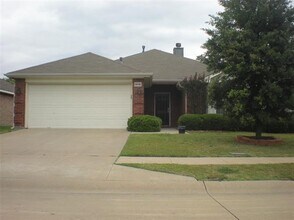 Building Photo - 9836 Carter Dr