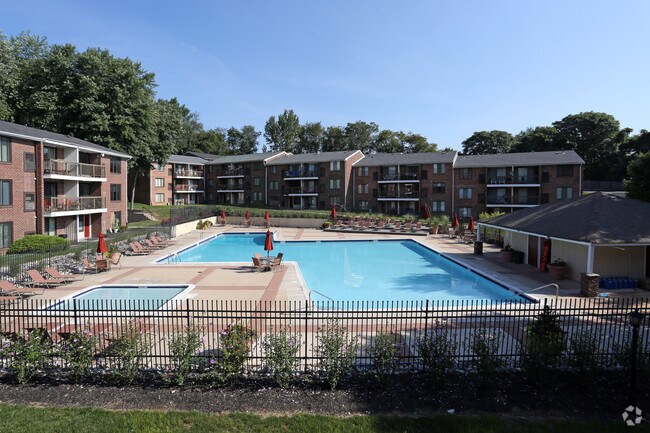 Park Waverly Under New Mgmt Apartments Philadelphia Pa Pool Park Waverly Under New Mgmt