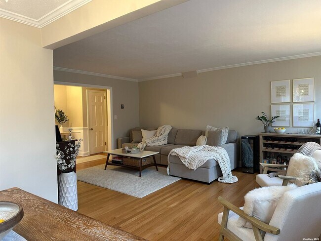 Foto del edificio - 240-24 Alameda Ave