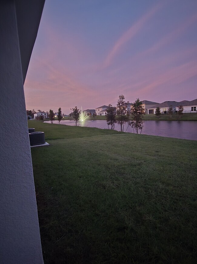 Foto del edificio - 1427 Orchardgrass Cir