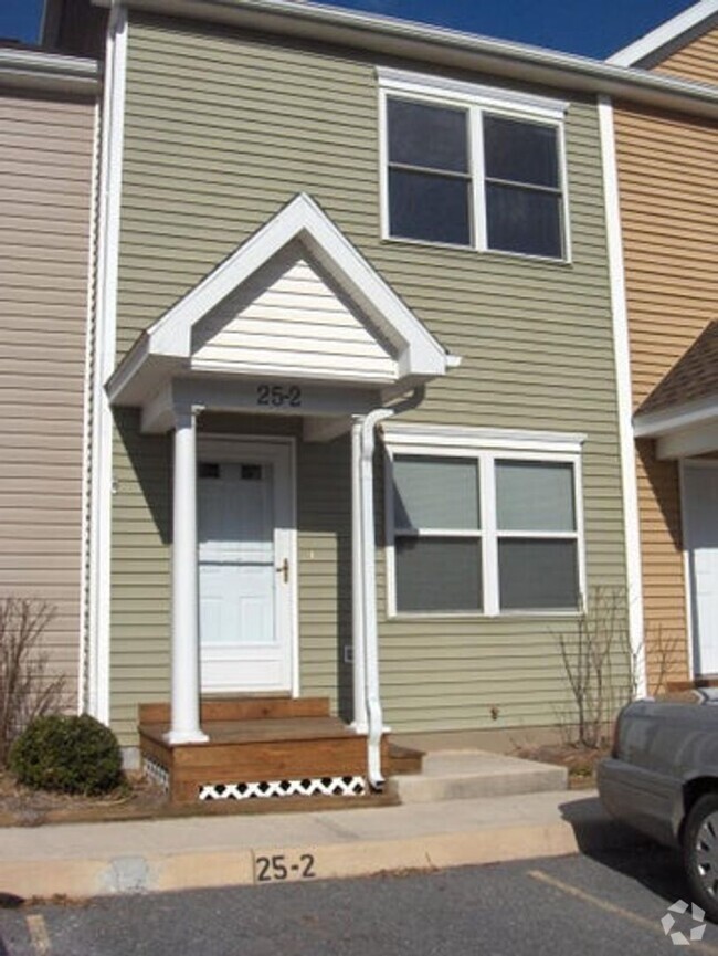 Building Photo - 25 Beverly Ct