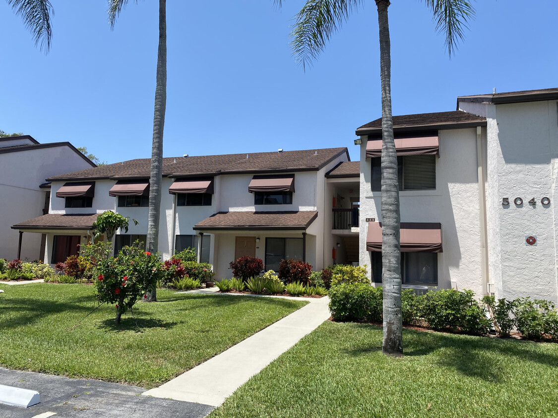 Primary Photo - 5040 Rose Hill Dr