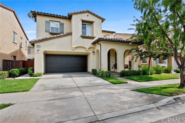 Foto principal - 272 W Weeping Willow Ave